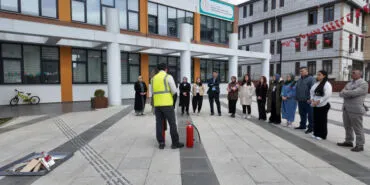 Çayırova'da özel bireylerle öğretmenlerine, deprem tatbikatı haberi