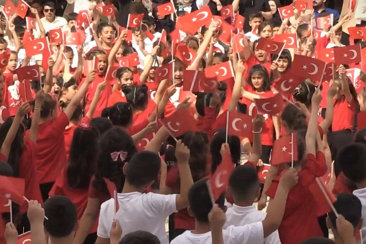 Çevre Şehircilik'ten afet bölgesinde 23 Nisan Şenliği haberi