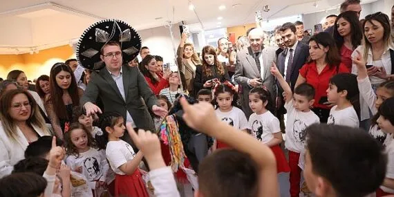 Çocukların renkli dünyası Çankaya'da sergilendi: Küçük Kalpler, Büyük Renkler haberi