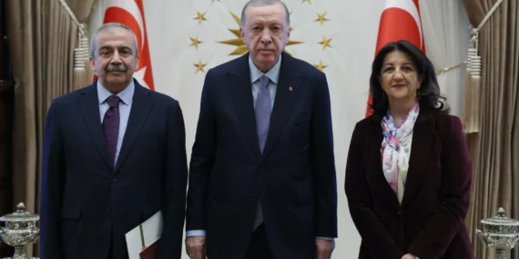 Cumhurbaşkanı Erdoğan, DEM heyetini kabul etti haberi