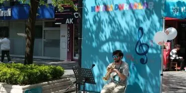 Cumhuriyet Bulvarı'nda 23 Nisan'a özel "Notalı Duraklar" haberi