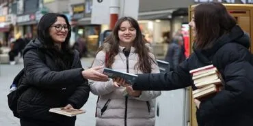 Cumhuriyet Bulvarı’nda kitap sürprizi haberi
