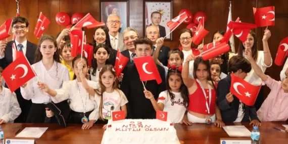 DEÜ'de yönetim çocuklardaydı haberi