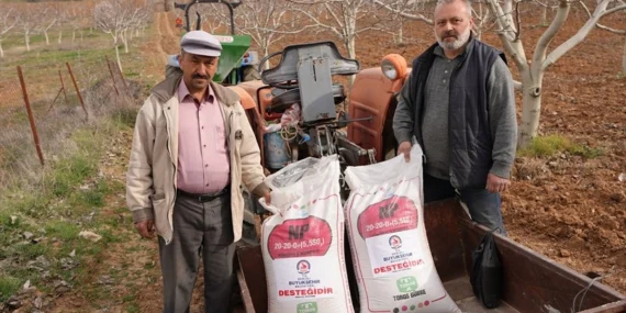 Denizli’de çiftçinin yüzü Büyükşehirle gülüyor haberi