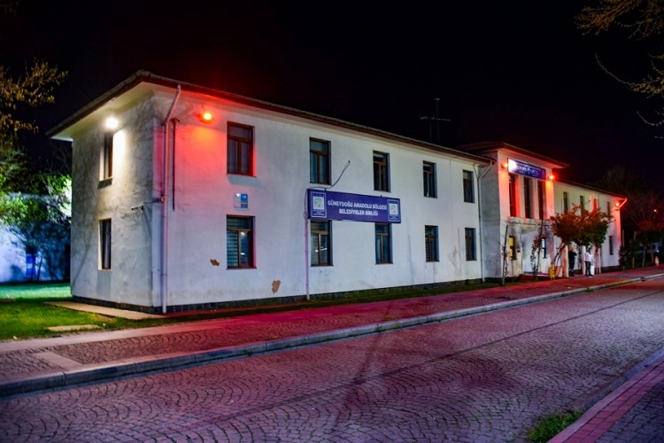 Diyarbakır'da otistik bireyler için kırmızı ışık yakılacak haberi