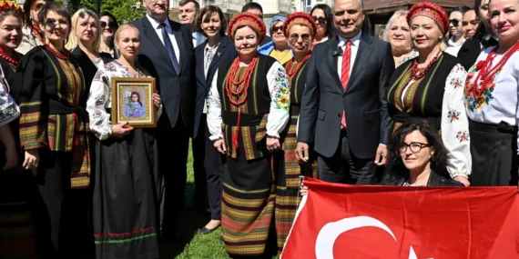 Dostluk çınarı toprağa kavuştu haberi