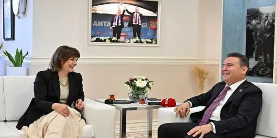 Dünya Seyahat ve Turizm Konseyi Başkanı Julia Simpson’dan Başkan Muhittin Böcek’e ziyaret haberi