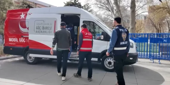 Düzensiz göçle mücadele sürüyor haberi