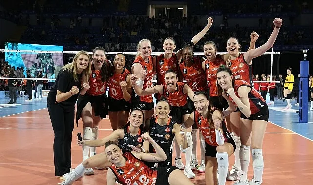 Eczacıbaşı Dynavit, AXA Sigorta Kupa Voley final biletini aldı! haberi
