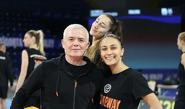 Eczacıbaşı Dynavit’in, AXA Sigorta Kupa Voley Kadınlar Yarı Finalde rakibi Vakıfbank haberi