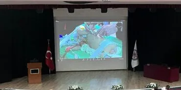 Ege Üniversitesi, Pediatrik Toroskopi alanında dünyaca ünlü cerrahları ağırladı haberi