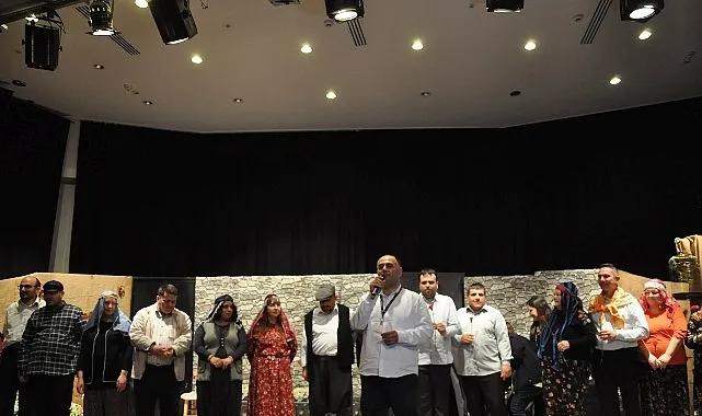 Ege Üniversitesi Toplum Ruh Sağlığı hastalarından tiyatro performansı haberi