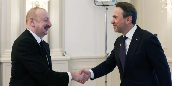 Enerji Bakanı Bayraktar, Azerbaycan Cumhurbaşkanı Aliyev ile görüştü haberi