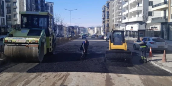 Erzurum Büyükşehir asfalt sezonunu açtı haberi