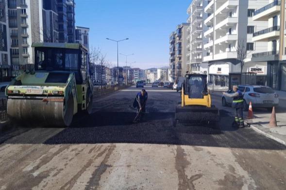 Erzurum Büyükşehir asfalt sezonunu açtı haberi