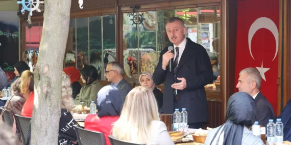 Gebze’de Başkan Büyükakın kadın esnaflarla buluştu