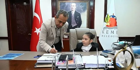 Gençler ve çocuklar mecliste buluştu haberi