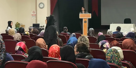 Gölcük'te kanser ve sağlık okuryazarlığı eğitimi haberi