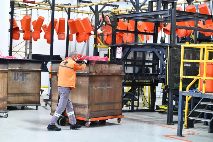 Günde 30 ton tıbbi atık dönüştürülüyor haberi