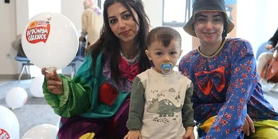 Hastanedeki çocuklara 23 Nisan sürprizi haberi