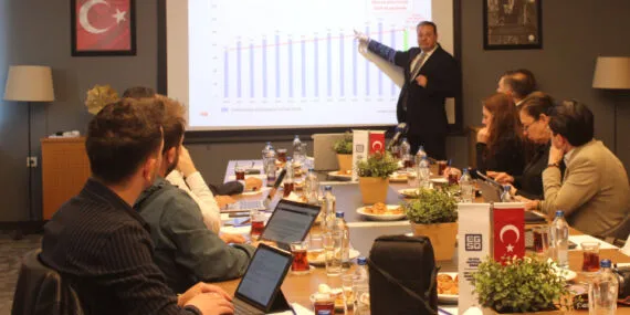 Hazır giyim sektöründen katma değer ve ihracat hamlesi çağrısı haberi