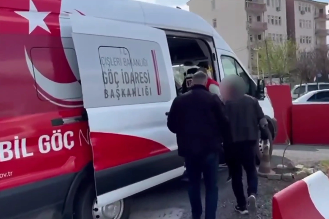 İçişleri'nden düzensiz göç bilançosu... 120 organizatör ile 519 düzensiz göçmen yakalandı haberi