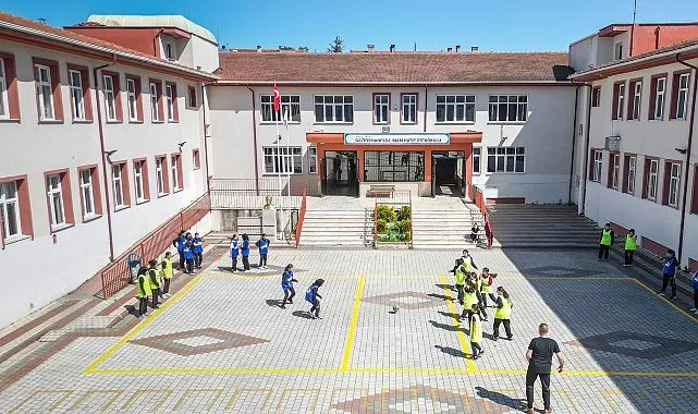 İnegöl’de Okul Bahçelerine Bahar Geldi haberi