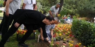 İzmir Bornova kendi çiçeğini kendi yetiştiriyor haberi