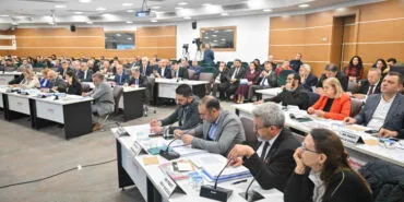 İzmir Bornova'da faaliyet raporuna oy çokluğu haberi