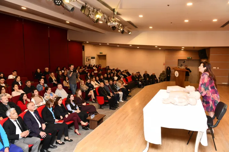 İzmir Çiğli'de hizmet içi 'temel ilk yardım' eğitimi haberi