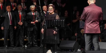 İzmir Gaziemir Belediyesi korosu türkülerle yüreklere dokundu haberi