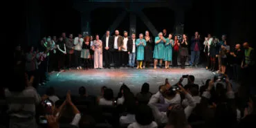 İzmir'de Bornova Şehir Tiyatrosu'ndan unutulmaz prömiyer haberi