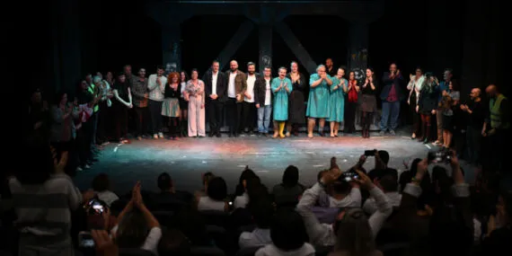 İzmir'de Bornova Şehir Tiyatrosu'ndan unutulmaz prömiyer haberi