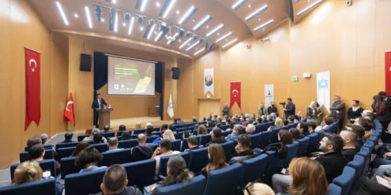 İzmir'de Konak ve Karabağlar’da hayata geçireceği  projeler halka tanıtıldı haberi