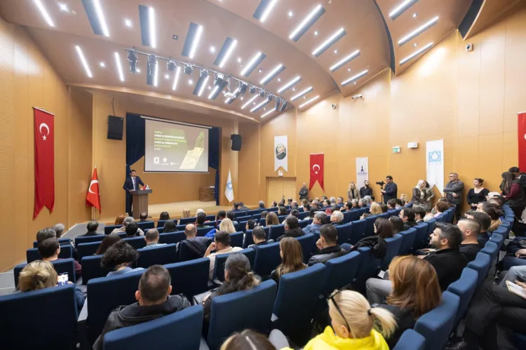 İzmir'de Konak ve Karabağlar’da hayata geçireceği  projeler halka tanıtıldı haberi