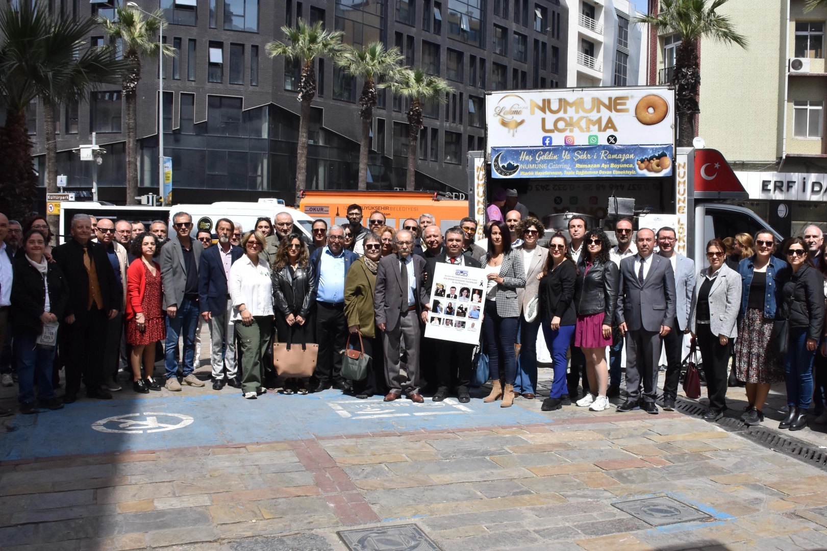 İzmir'de ekonomi basınının 12 dev ismi anıldı haberi