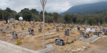 İzmir'de ölen sayısı artınca mezarlık sayısı da arttırıldı haberi