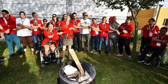 İzmir'de "İyiliğe Yolculuk" kampı!