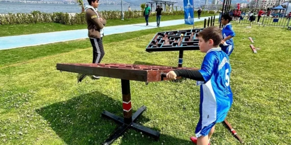 İzmirli minikler Hentbol Şenliği’nde buluştu haberi