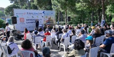 İzmirliler İzmir Kitap Fuarı’na akın etti haberi