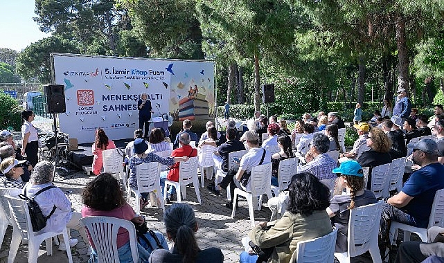 İzmirliler İzmir Kitap Fuarı’na akın etti haberi