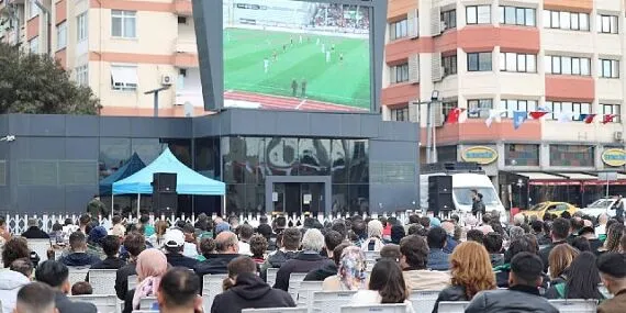 İzmit Kent Meydanı'nda Yeşil-Siyah heyecan haberi