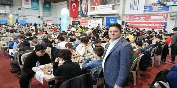 Kadıköy’de 23 Nisan Coşkusu Satranç Turnuvasıyla Başladı haberi