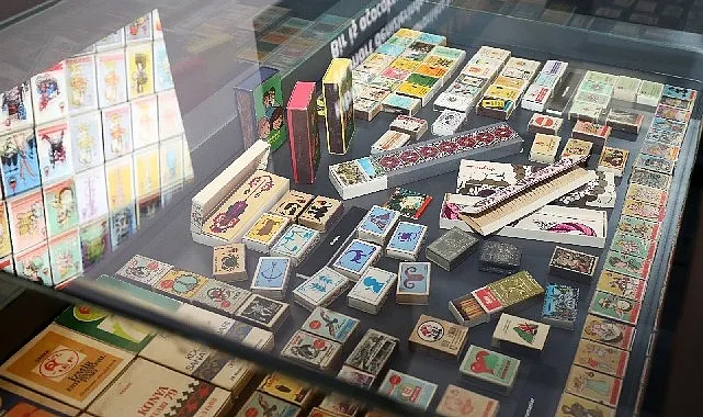 Karşıyaka'da nostaljik yolculuk: ‘Kibrit Çakıyorsun Karanlıkta’ haberi