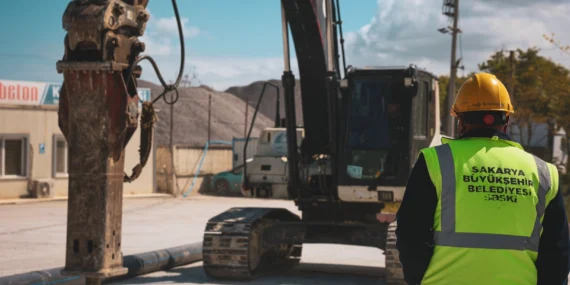 Kaynarca’nın 11 kilometrelik yeni hattında ikinci etap hızla ilerliyor