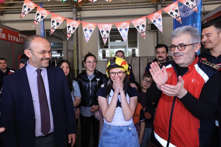 Kayseri itfaiyesinden Aleyna'ya 'özel' kutlama haberi