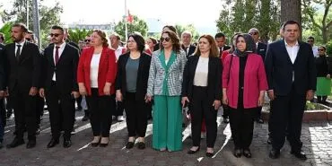 Kemer'de 23 Nisan Ulusal Egemenlik ve Çocuk Bayramı kutlandı haberi