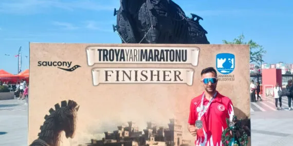 Keşanlı sporcu Troya Yarı Maratonu’nda şampiyon oldu haberi