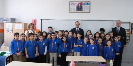 Kırklareli'de Başkan Bulut'tan minik öğrencilere yerel yönetim dersi haberi