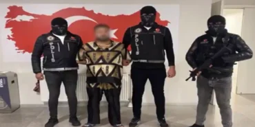 Kırmızı bültenli 3 yurtdışı firarisi daha yakalandı! haberi